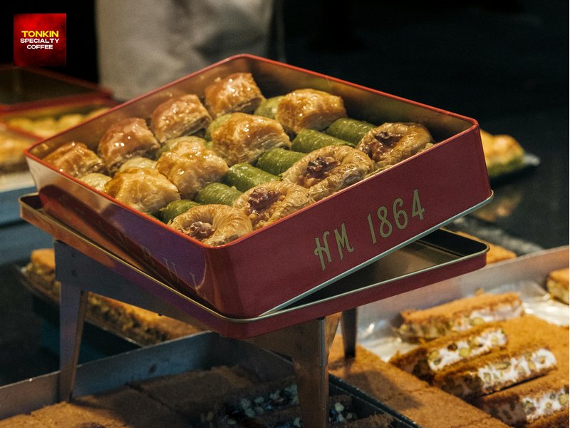 Thực đơn menu tiệc tân niên