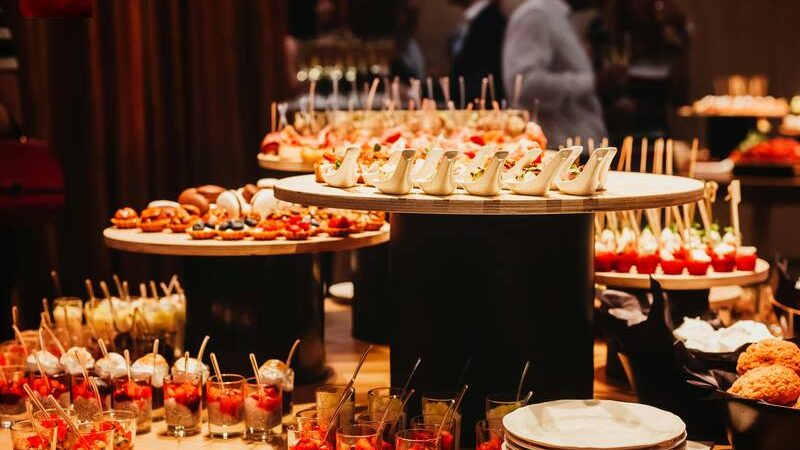 Đặt tiệc Finger Food công ty ở đâu?