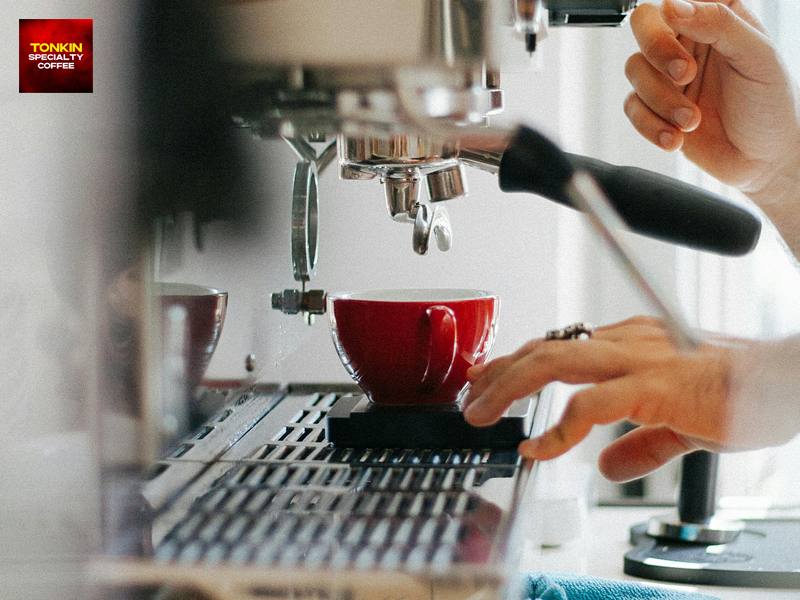 MC dẫn chương trình Year End Party