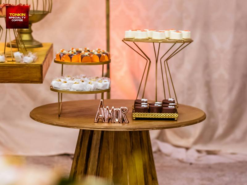 Bàn tiệc đứng cocktail