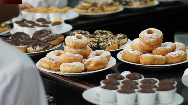 Tiệc ngọt cách bày bánh kẹo sinh nhật cho bé